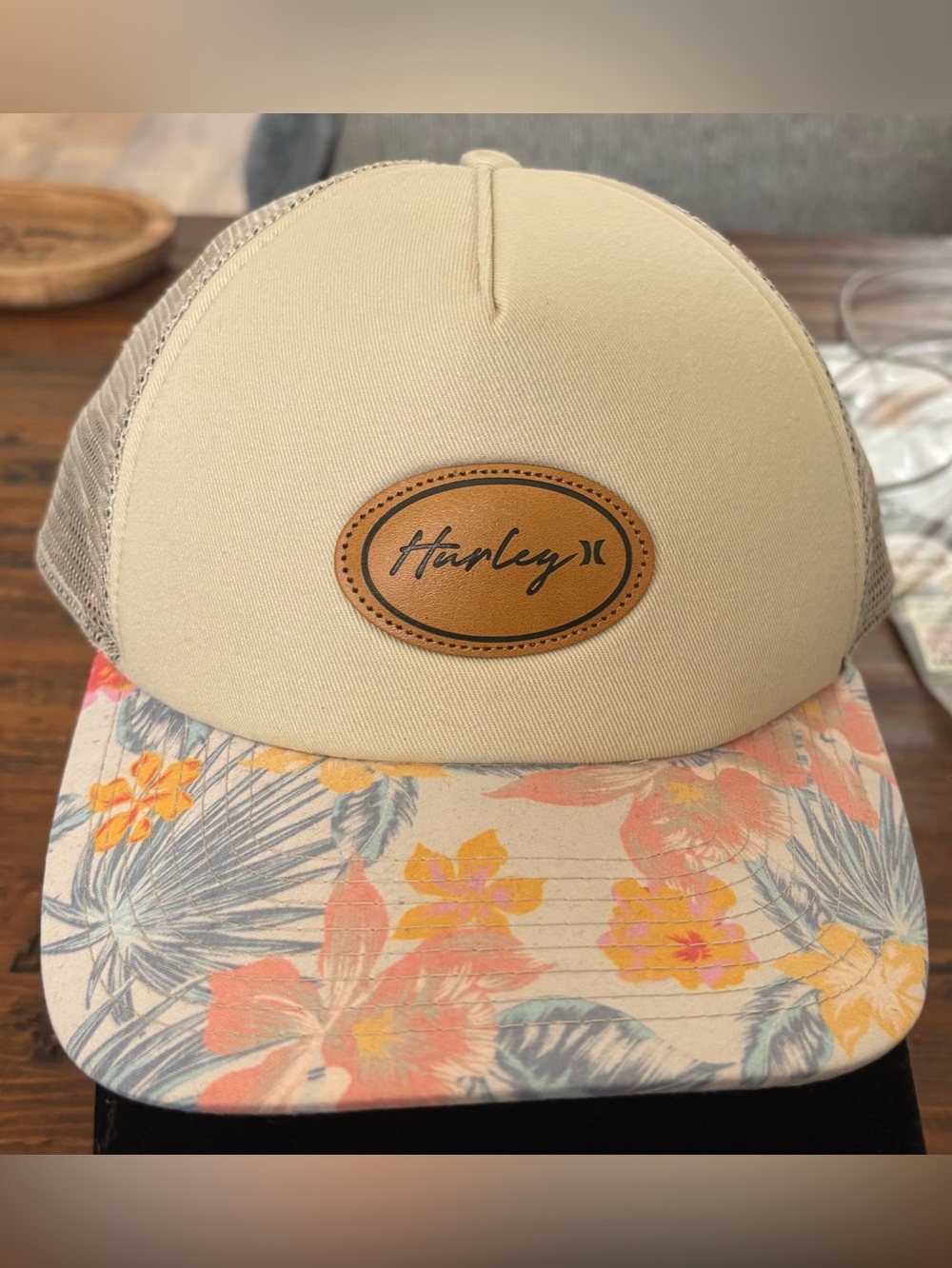 Hurley Floral Mesh-Back Trucker Hat! Featuring NWOT